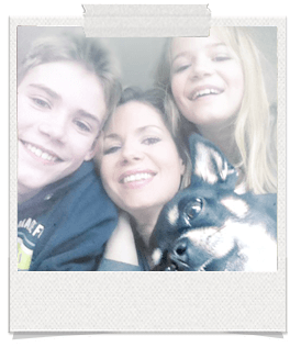Kerstin, Claas(nicht auf dem Foto) Malin und Jan Bruns mit Tommy(Hund)